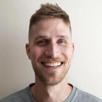 James - Customer Experience & Growth Specialist